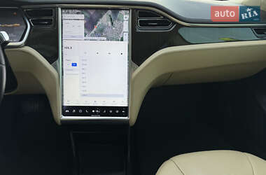 Лифтбек Tesla Model S 2013 в 