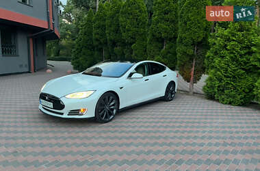 Лифтбек Tesla Model S 2013 в 