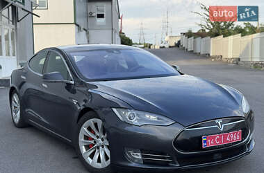 Ліфтбек Tesla Model S 2015 в 