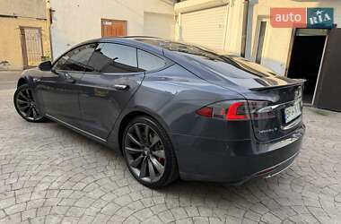 Лифтбек Tesla Model S 2014 в 