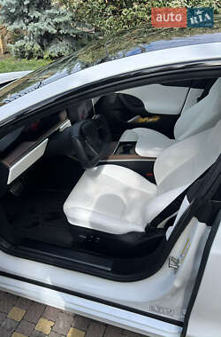 Лифтбек Tesla Model S 2021 в 