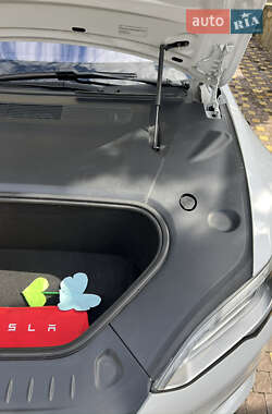 Лифтбек Tesla Model S 2021 в 