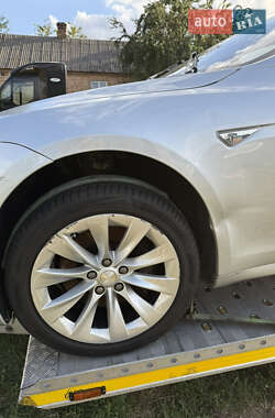 Лифтбек Tesla Model S 2016 в 