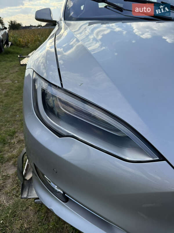 Ліфтбек Tesla Model S 2016 в Луцьку