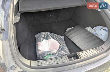Лифтбек Tesla Model S 2015 в 