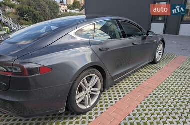 Лифтбек Tesla Model S 2015 в 