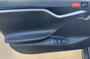 Ліфтбек Tesla Model S 2014 в 