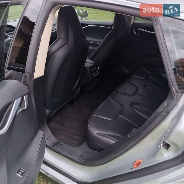 Лифтбек Tesla Model S 2013 в Ивано-Франковске