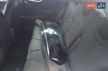 Лифтбек Tesla Model S 2013 в 