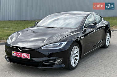 Лифтбек Tesla Model S 2018 в Луцке