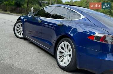 Лифтбек Tesla Model S 2017 в 