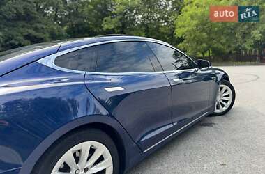 Лифтбек Tesla Model S 2017 в 