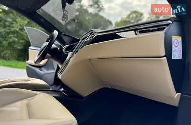 Лифтбек Tesla Model S 2017 в 