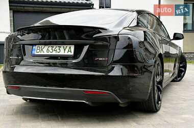 Лифтбек Tesla Model S 2016 в 