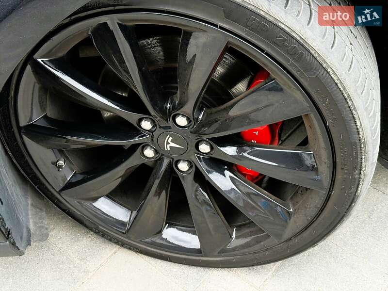 Лифтбек Tesla Model S 2016 в Ровно фото 14 Лифтбек Tesla Model S 2016 в Ровно