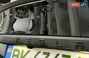 Лифтбек Tesla Model S 2016 в 