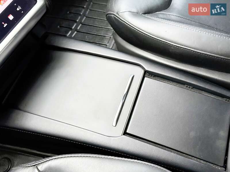 Лифтбек Tesla Model S 2016 в Ровно фото 52 Лифтбек Tesla Model S 2016 в Ровно