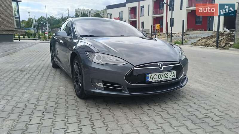 Ліфтбек Tesla Model S 2014 в Рівному