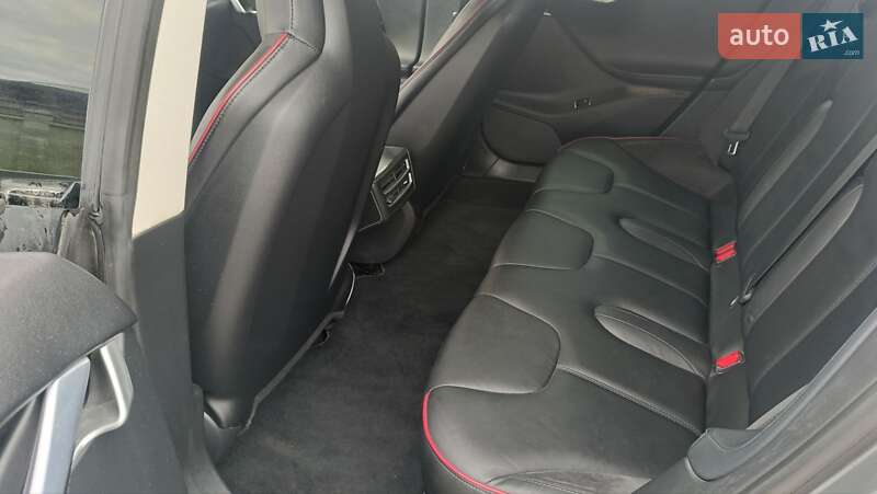Ліфтбек Tesla Model S 2014 в Рівному