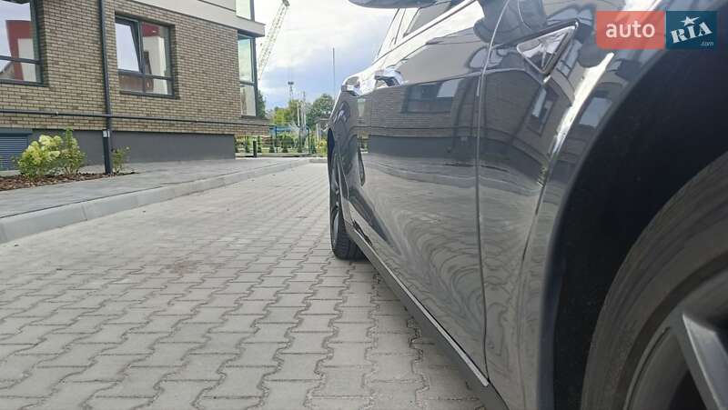 Ліфтбек Tesla Model S 2014 в Рівному