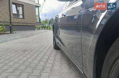 Ліфтбек Tesla Model S 2014 в 