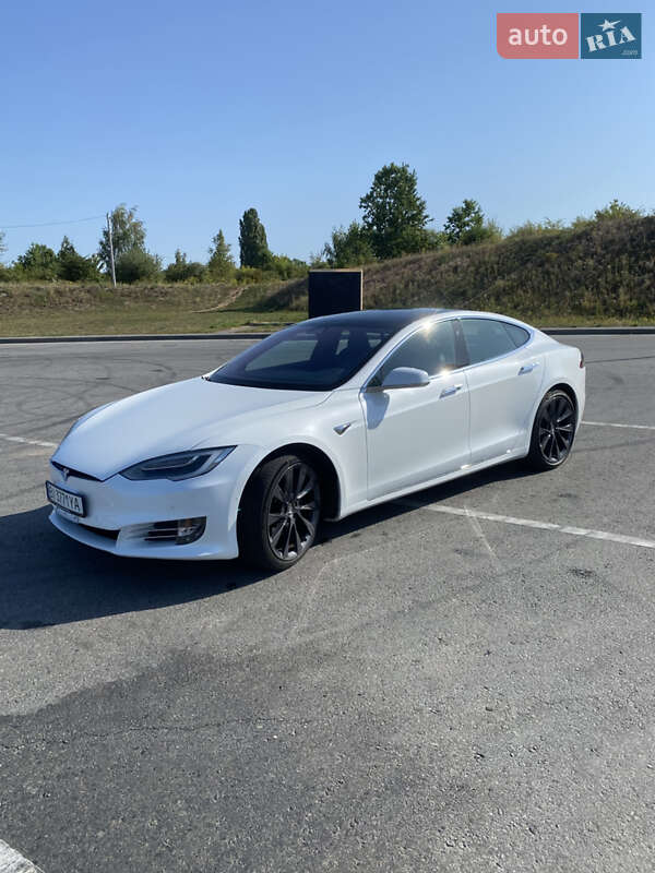 Лифтбек Tesla Model S 2018 в Полтаве