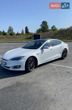 Лифтбек Tesla Model S 2018 в 
