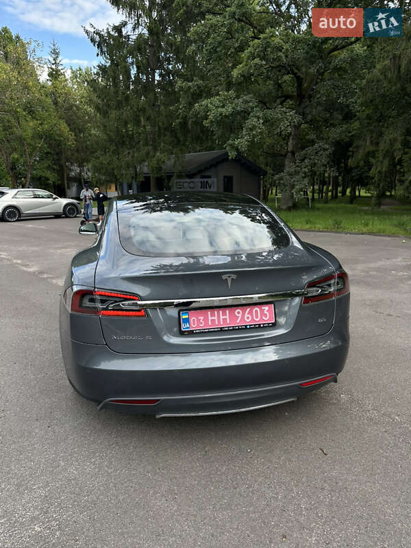 Ліфтбек Tesla Model S 2014 в Рівному