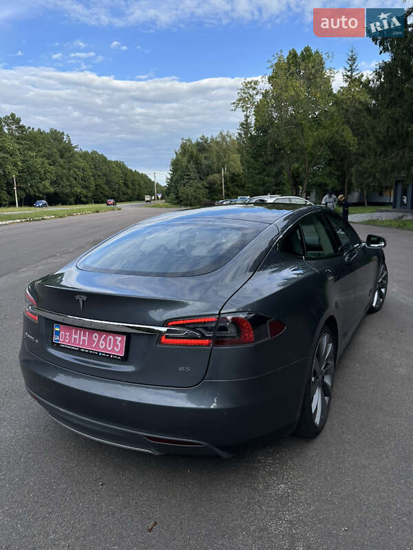Ліфтбек Tesla Model S 2014 в Рівному