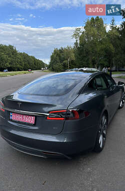 Лифтбек Tesla Model S 2014 в 