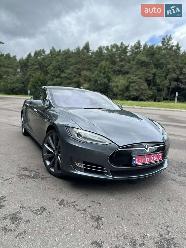 Ліфтбек Tesla Model S 2014 в Рівному