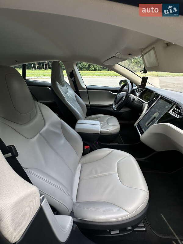 Ліфтбек Tesla Model S 2014 в Рівному
