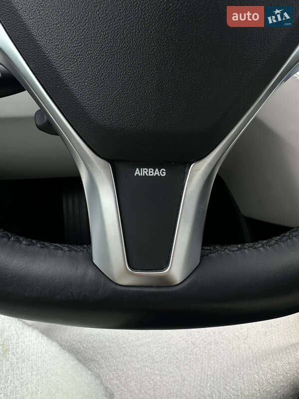 Ліфтбек Tesla Model S 2014 в Рівному