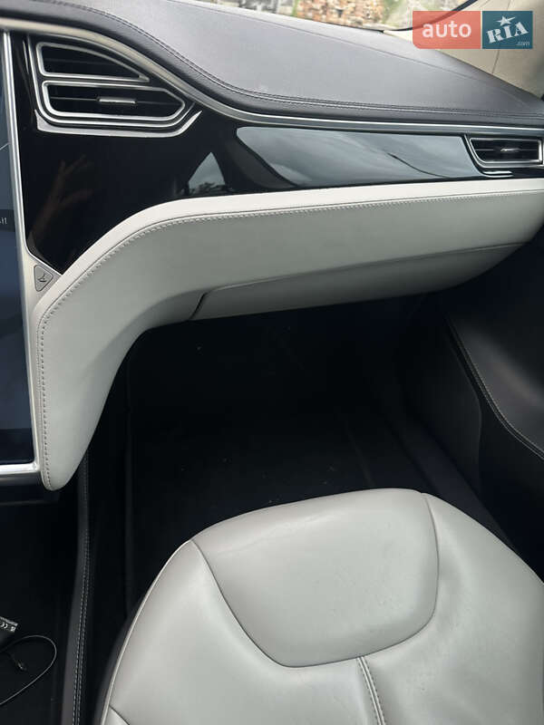 Ліфтбек Tesla Model S 2014 в Рівному