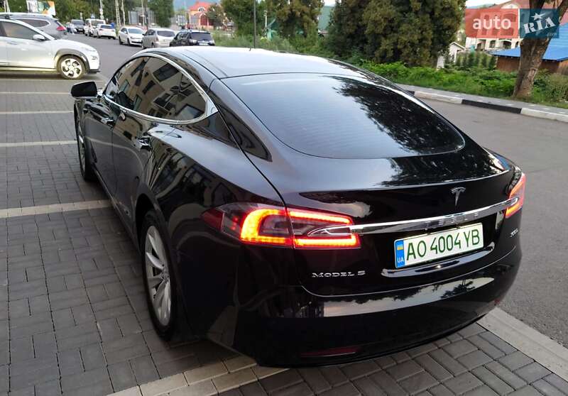 Ліфтбек Tesla Model S 2019 в Мукачевому