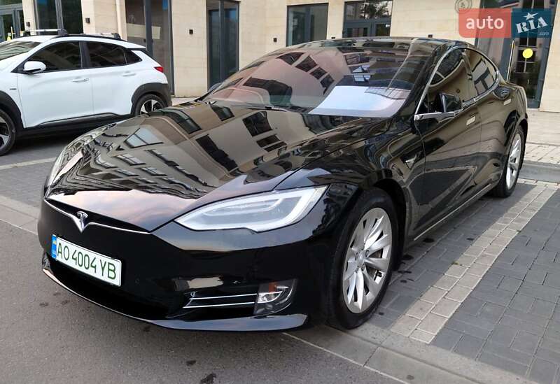 Ліфтбек Tesla Model S 2019 в Мукачевому