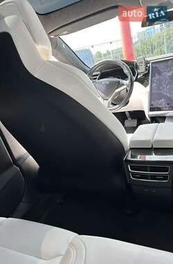 Лифтбек Tesla Model S 2017 в 