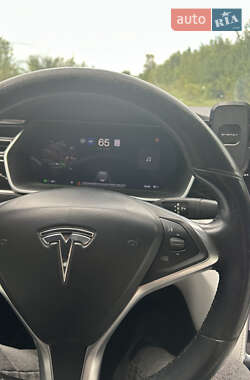 Лифтбек Tesla Model S 2017 в 
