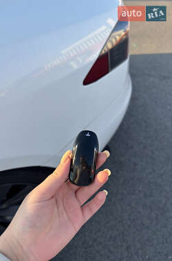 Лифтбек Tesla Model S 2012 в 