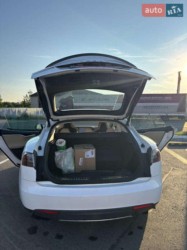 Лифтбек Tesla Model S 2012 в Луцке фото 39 Лифтбек Tesla Model S 2012 в Луцке