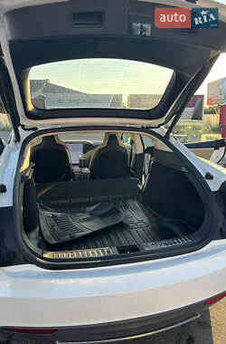 Лифтбек Tesla Model S 2012 в 