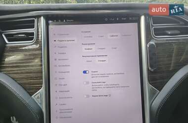 Лифтбек Tesla Model S 2016 в 