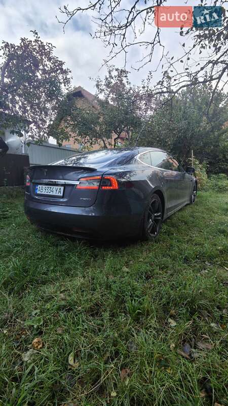 Лифтбек Tesla Model S 2016 в Виннице