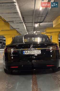 Ліфтбек Tesla Model S 2020 в 