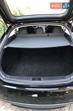 Ліфтбек Tesla Model S 2015 в 