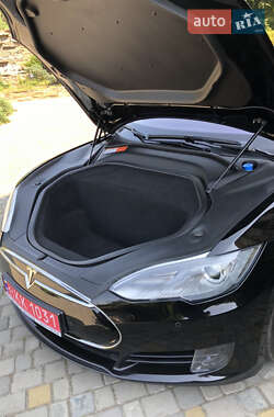Ліфтбек Tesla Model S 2015 в 