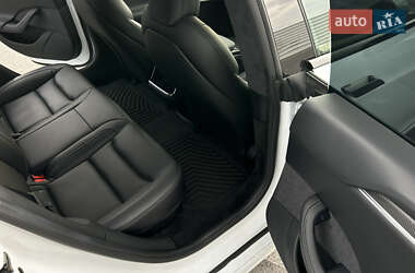 Ліфтбек Tesla Model S 2021 в 