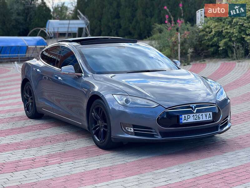 Tesla Model S 2013