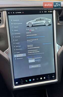 Лифтбек Tesla Model S 2013 в 