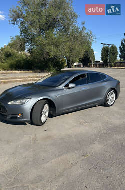 Лифтбек Tesla Model S 2013 в 